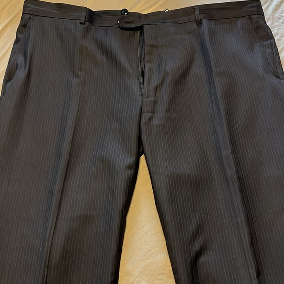 Daniel Hechter 2 button suit. 50 coat 45 pant. Dark brown w/ blue pinstripe - Picture 8 of 14